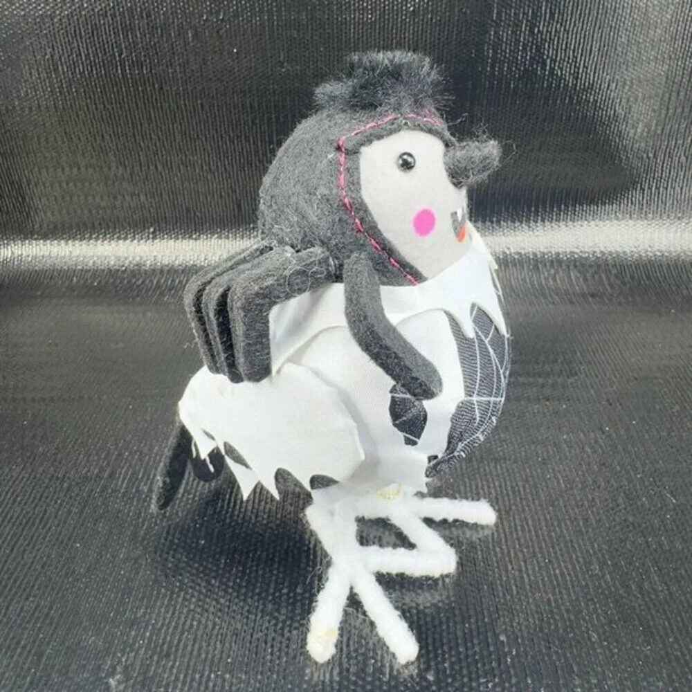Target Hyde &‎ EEK Featherly Friends Fabric Bird 2024 With Tags Figure Skitter